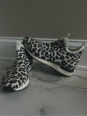 J Slides Urban Sport knit  Leopard  Slip-On Sneakers